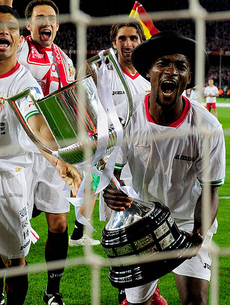 鷹上演了一 鷹上演了一