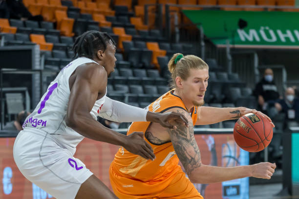 样影响力巨 样影响力巨